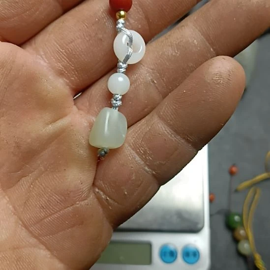 和田玉未镶嵌车挂