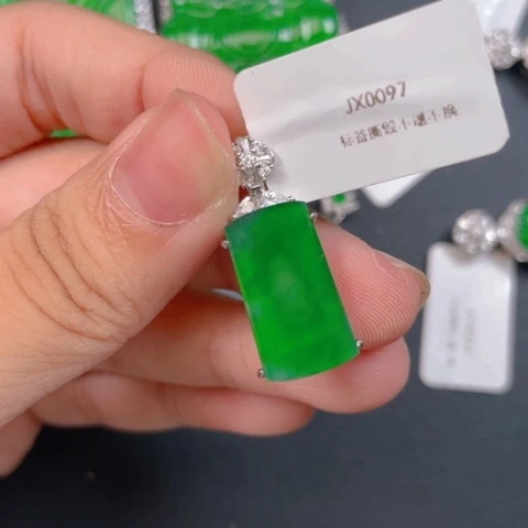 【闪购商品】颈饰银S925镶嵌翡翠翡翠