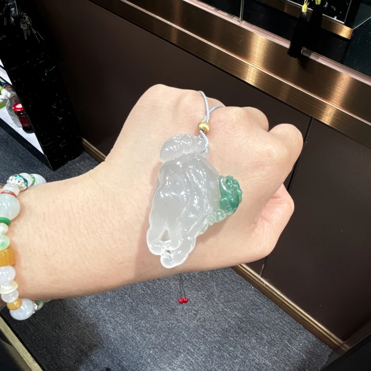 非洲翠·蟾影落福枝 冰透质地嵌翠色53x36.6x22.7mm