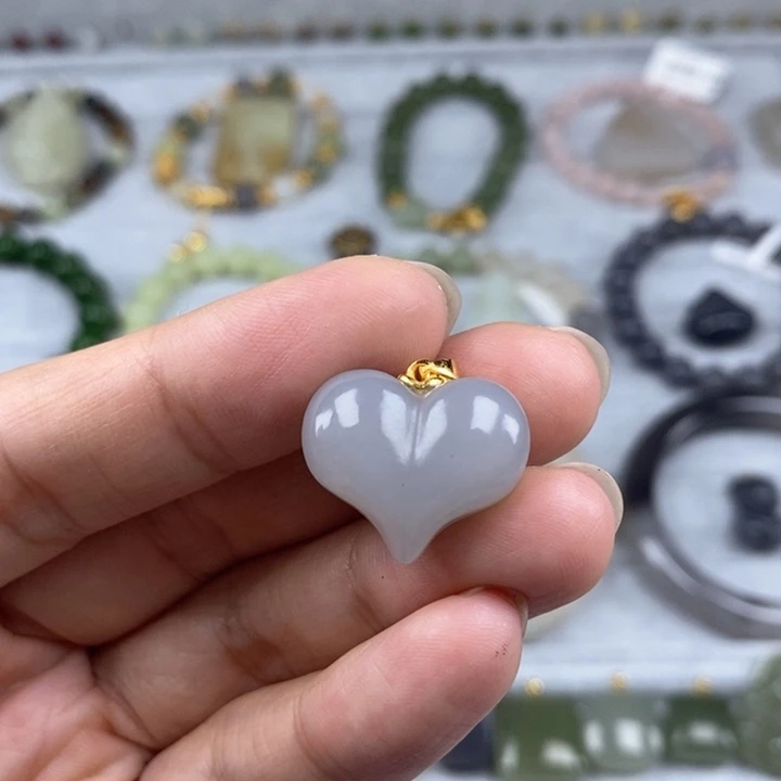 和田玉未镶嵌珠宝半成品