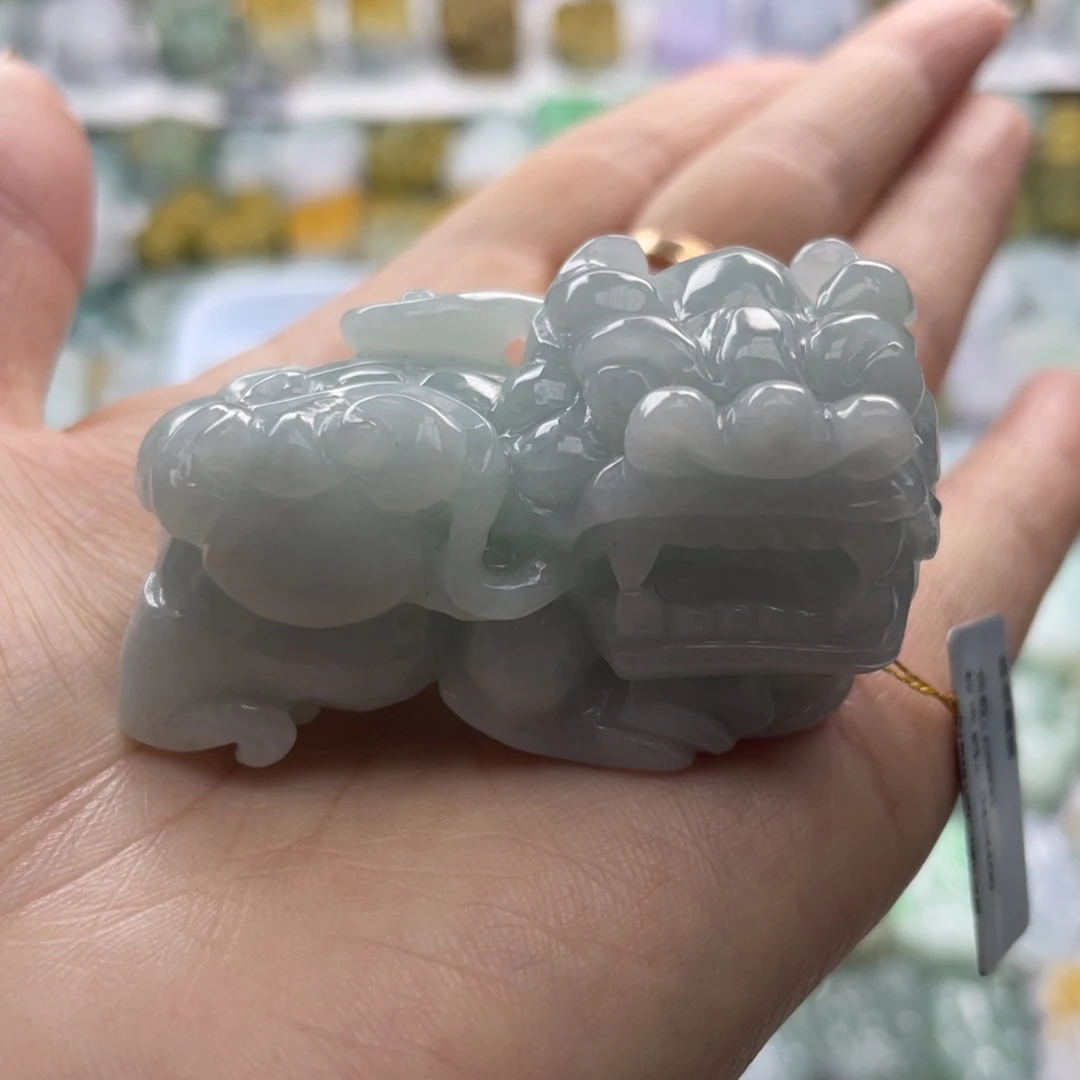 翡翠未镶嵌颈饰貔貅