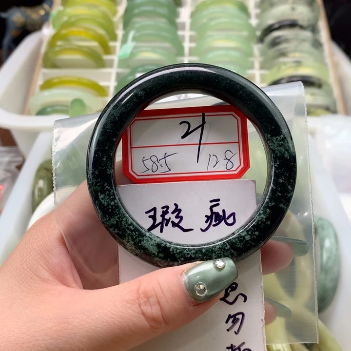 蛇纹石玉未镶嵌手镯