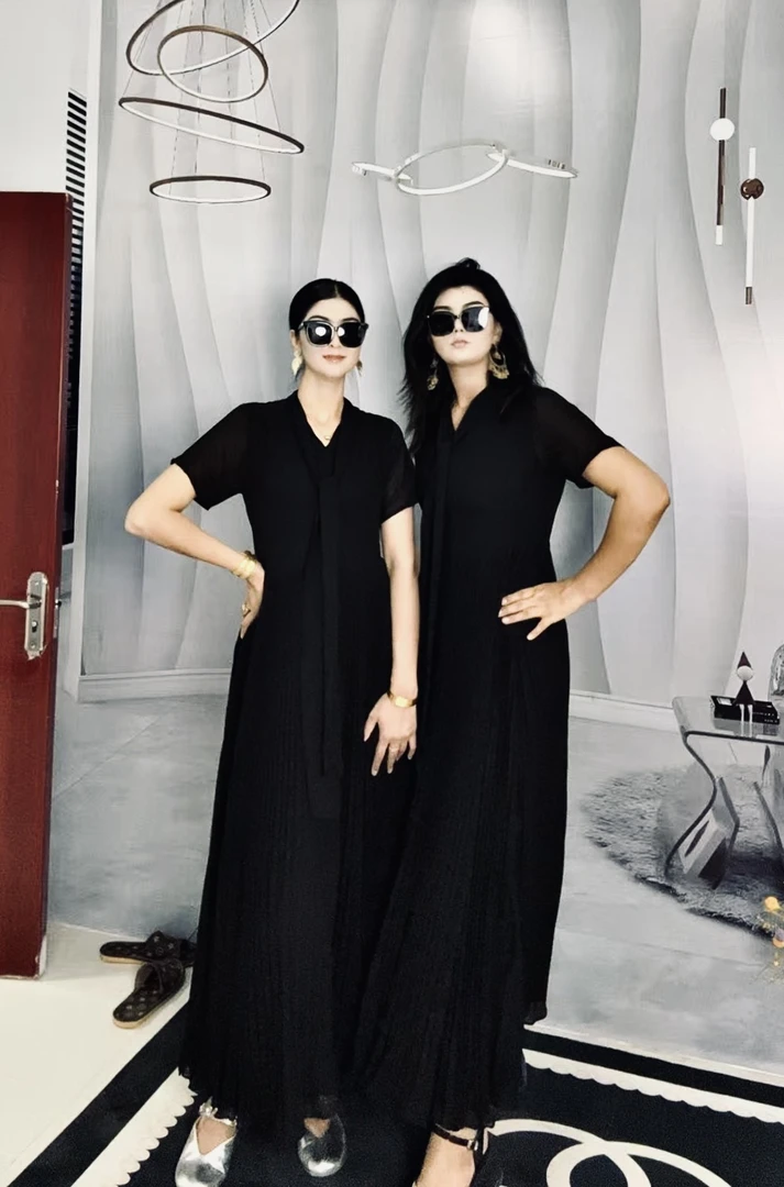 黑色大摆气质优雅连衣裙