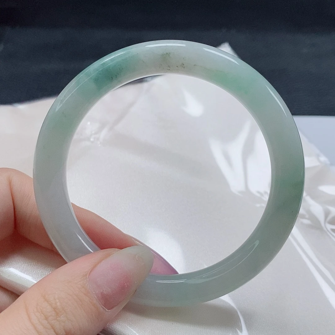 【闪购商品】未镶嵌手镯（圆镯）翡翠523号