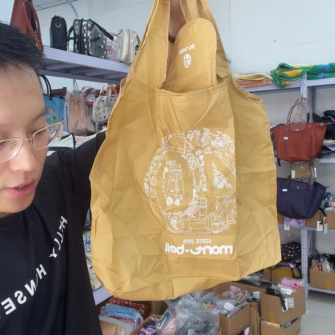 PU化妆包等产品和产品