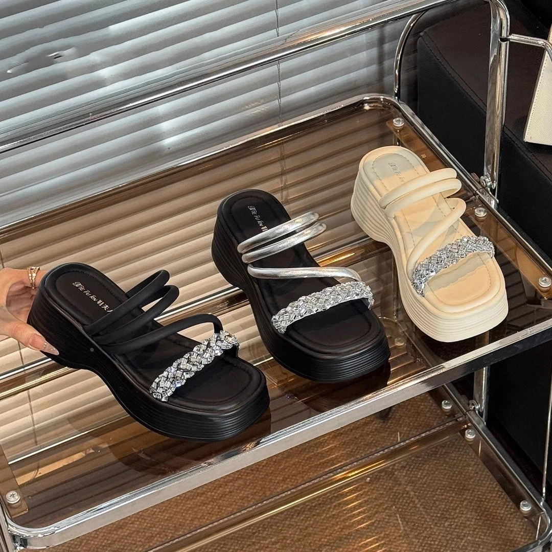 谷韵丨百搭沙滩鞋小众外穿松糕厚底两穿凉鞋2025夏季增高一字拖鞋