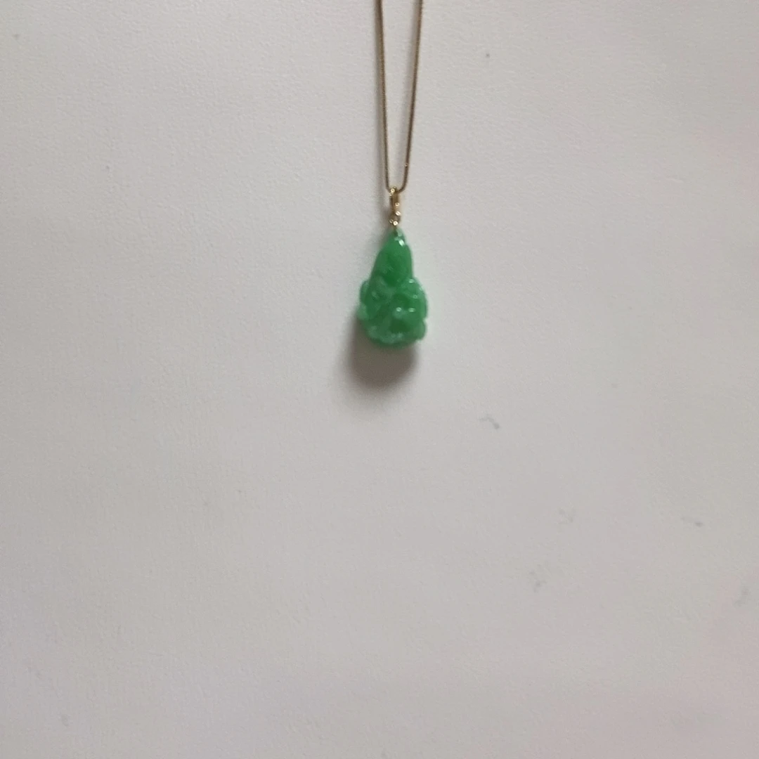 翡翠18K金镶嵌颈饰简单