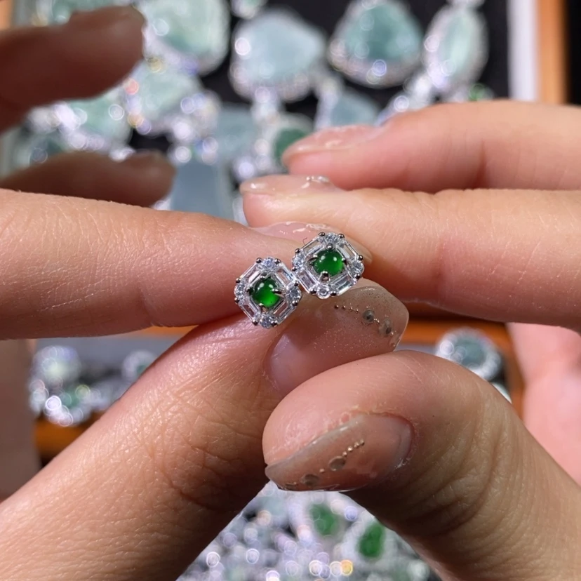 【闪购商品】翡翠颈饰未镶嵌天然