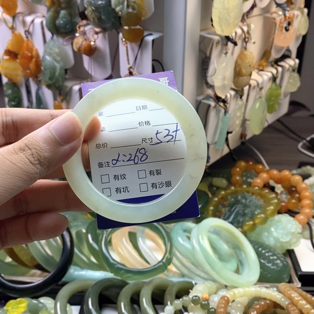 未镶嵌蛇纹石玉颈饰