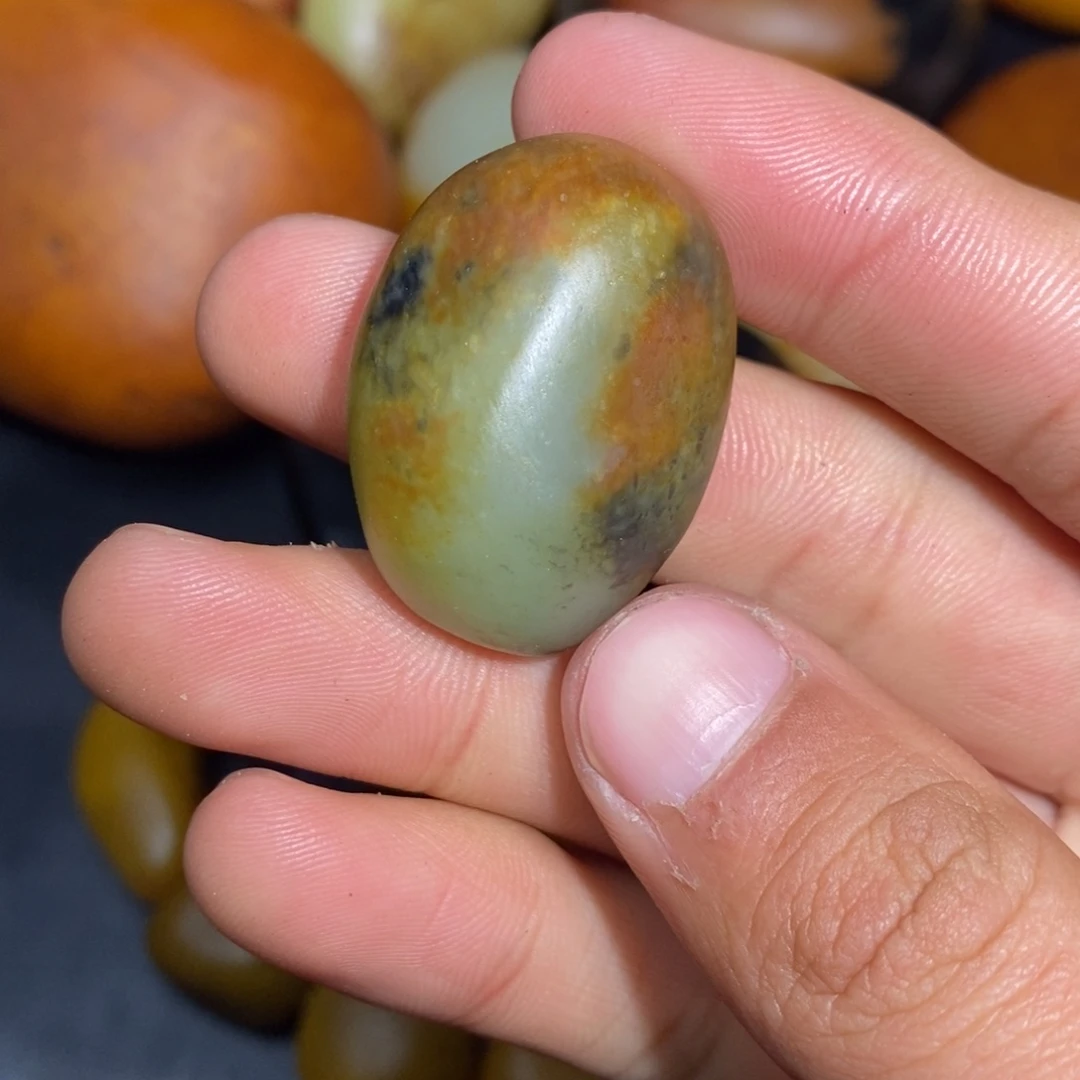 和田玉未镶嵌珠宝奇石