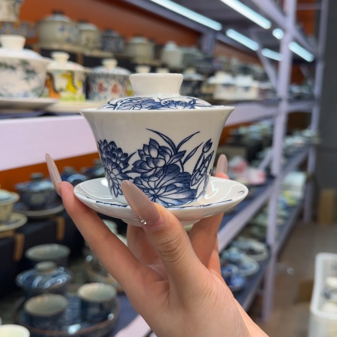 我在外面吃饭呢你在哪