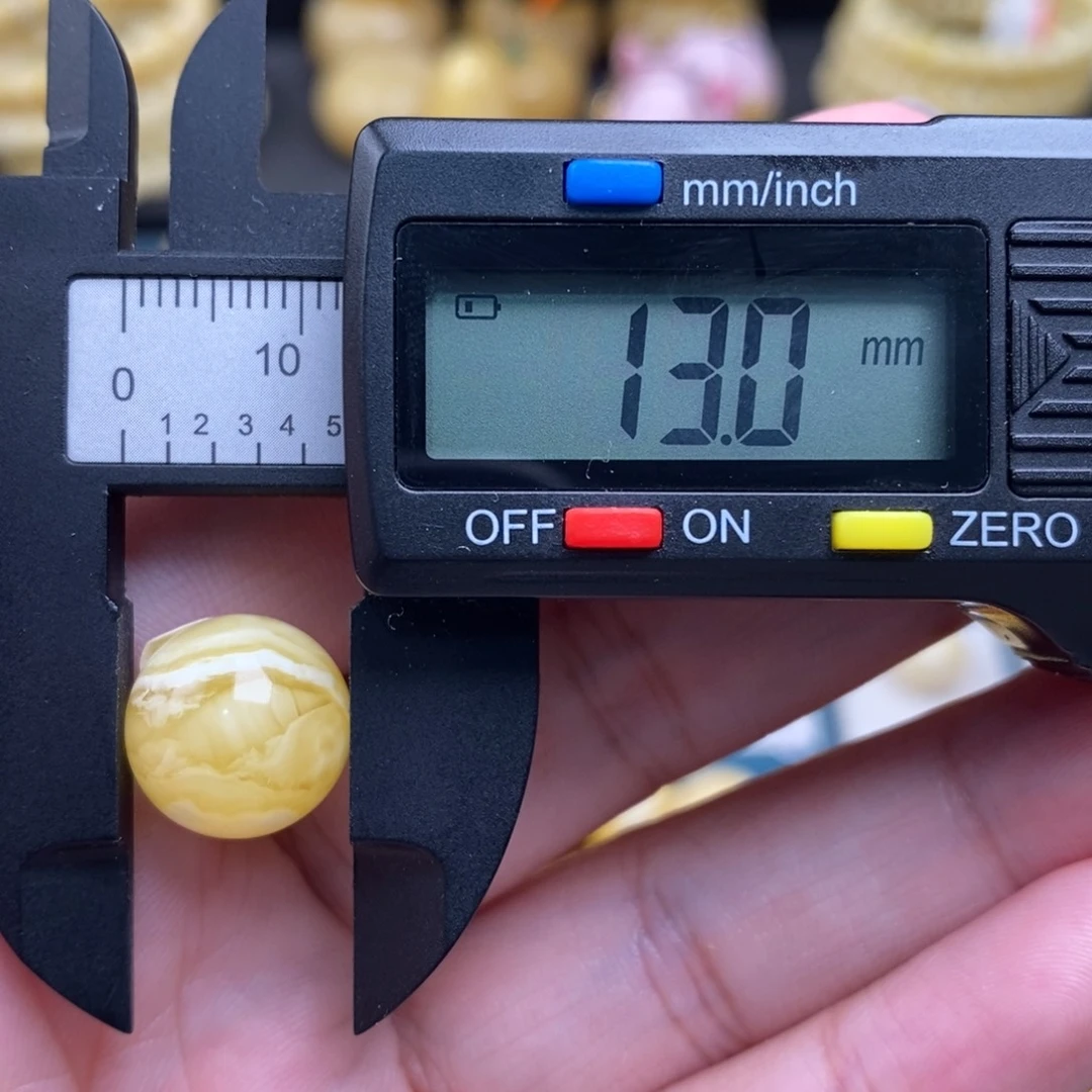 蜜蜡未镶嵌珠宝奇石