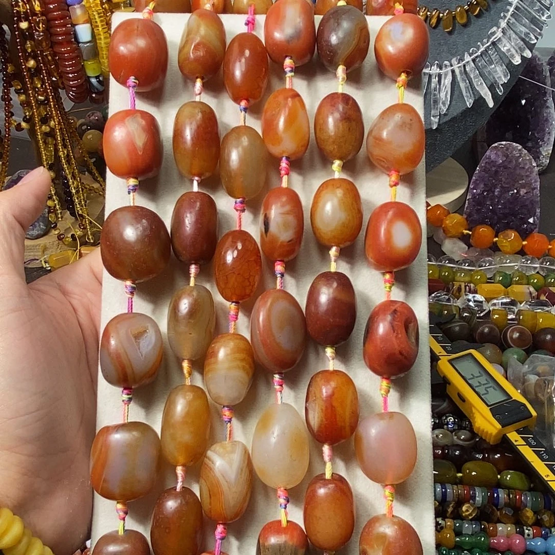 石英质玉未镶嵌，天然老矿玛瑙龙蛋20mm，一条，