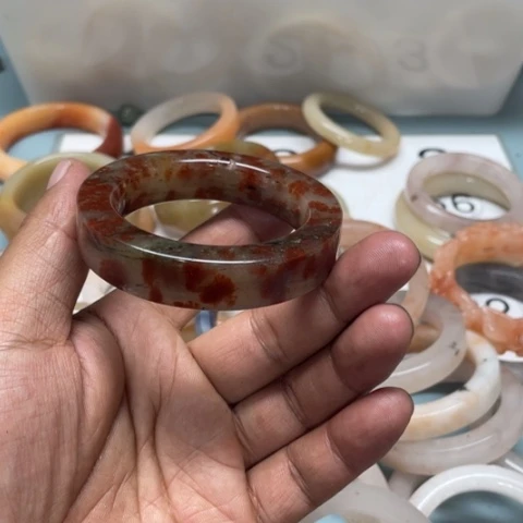 合金石英质玉（黄龙玉）手链青***?