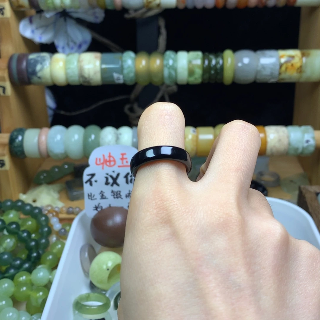 蛇纹石玉未镶嵌戒指木**°