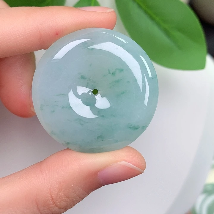 翡翠未镶嵌颈饰平安扣