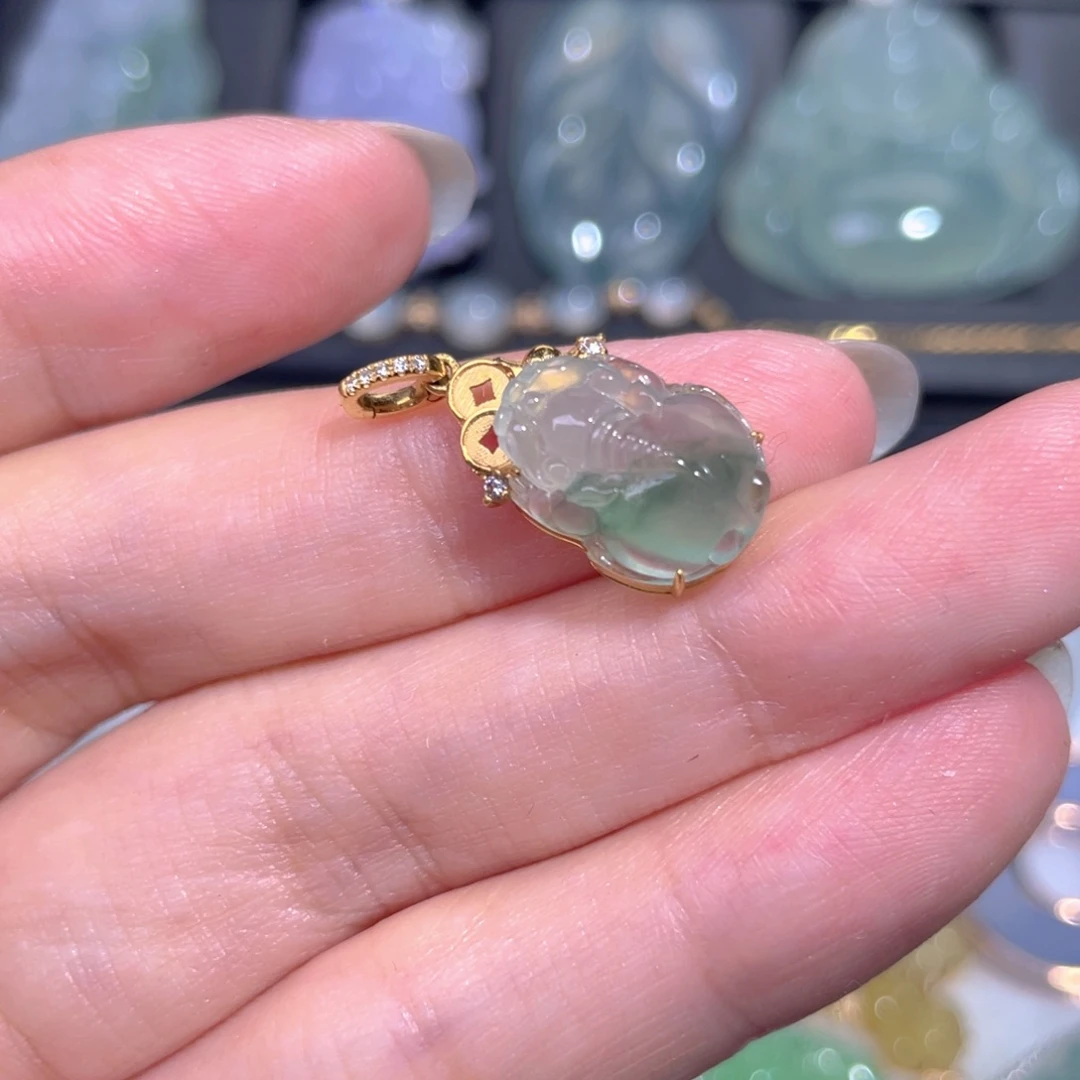 颈饰18K金镶嵌翡翠翡翠