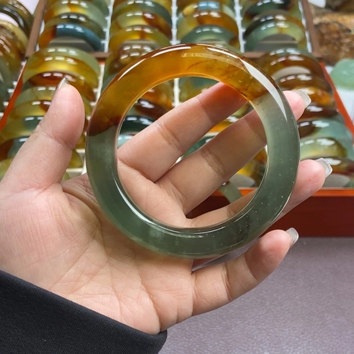 看***落蛇纹石玉未镶嵌手镯