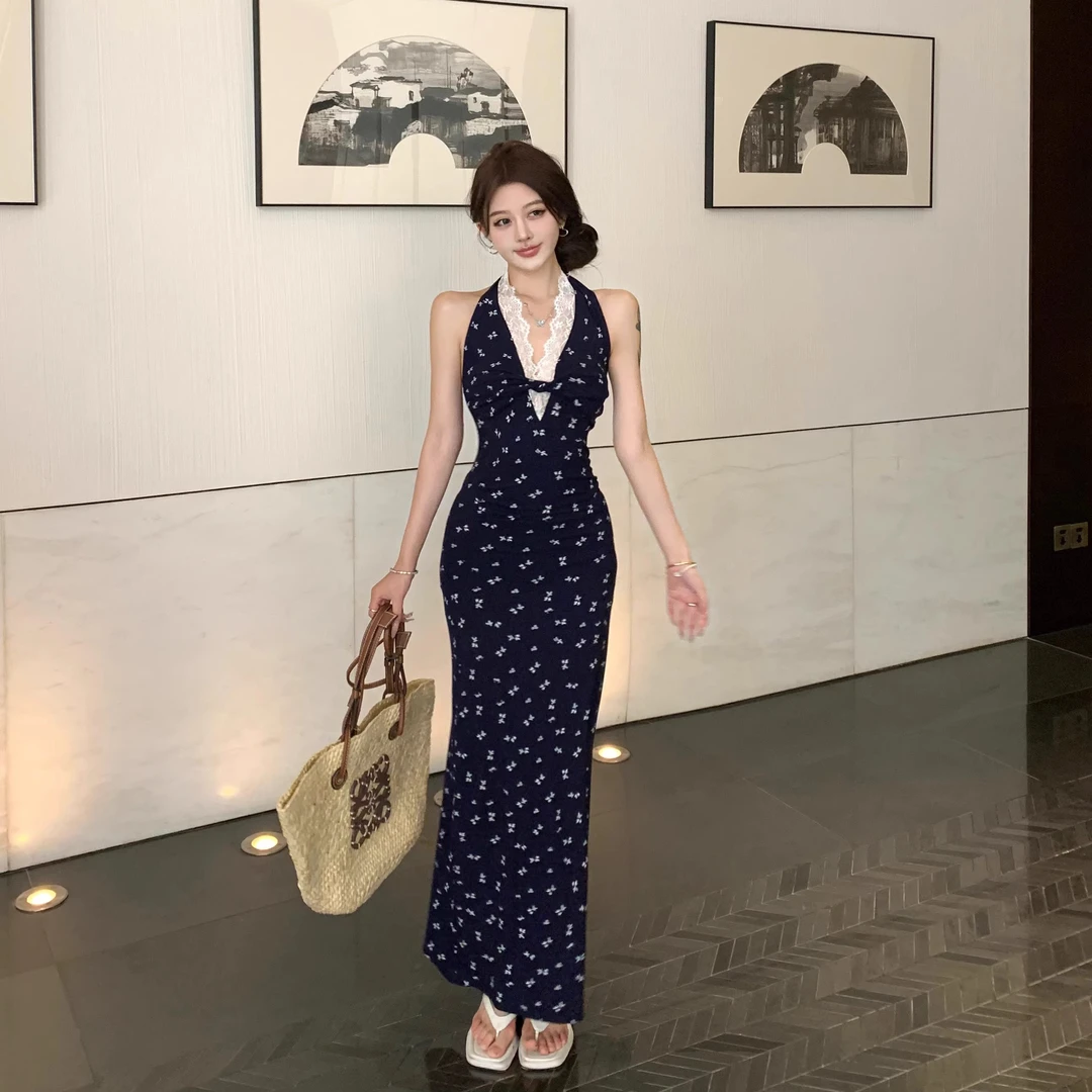 蕾丝拼接碎花v领挂脖连衣裙女夏季藏蓝色鱼尾裙子显身材包臀长裙