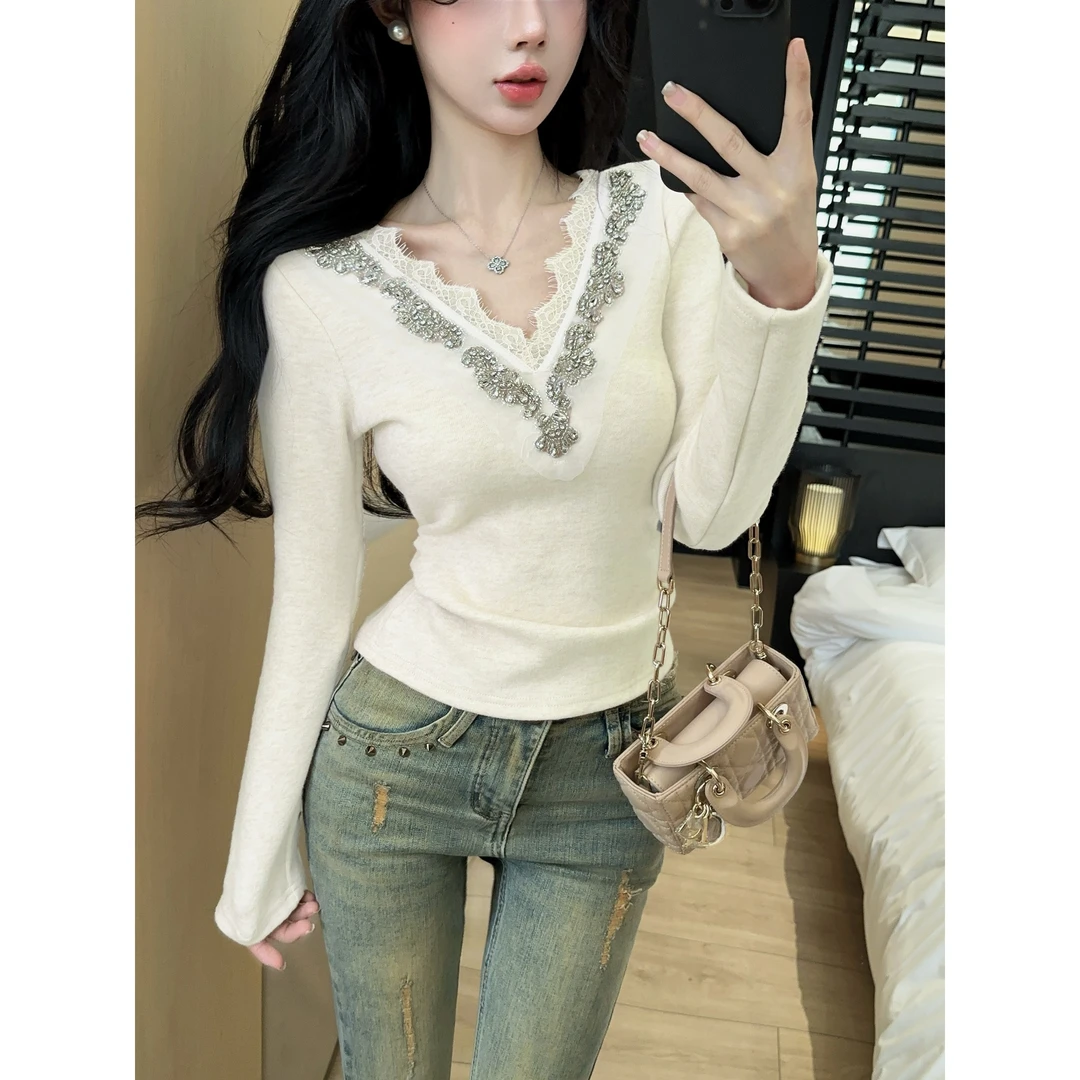 重工蕾丝镶钻v领气质设计感长袖T恤女时尚百搭辣妹绝美别致上衣服