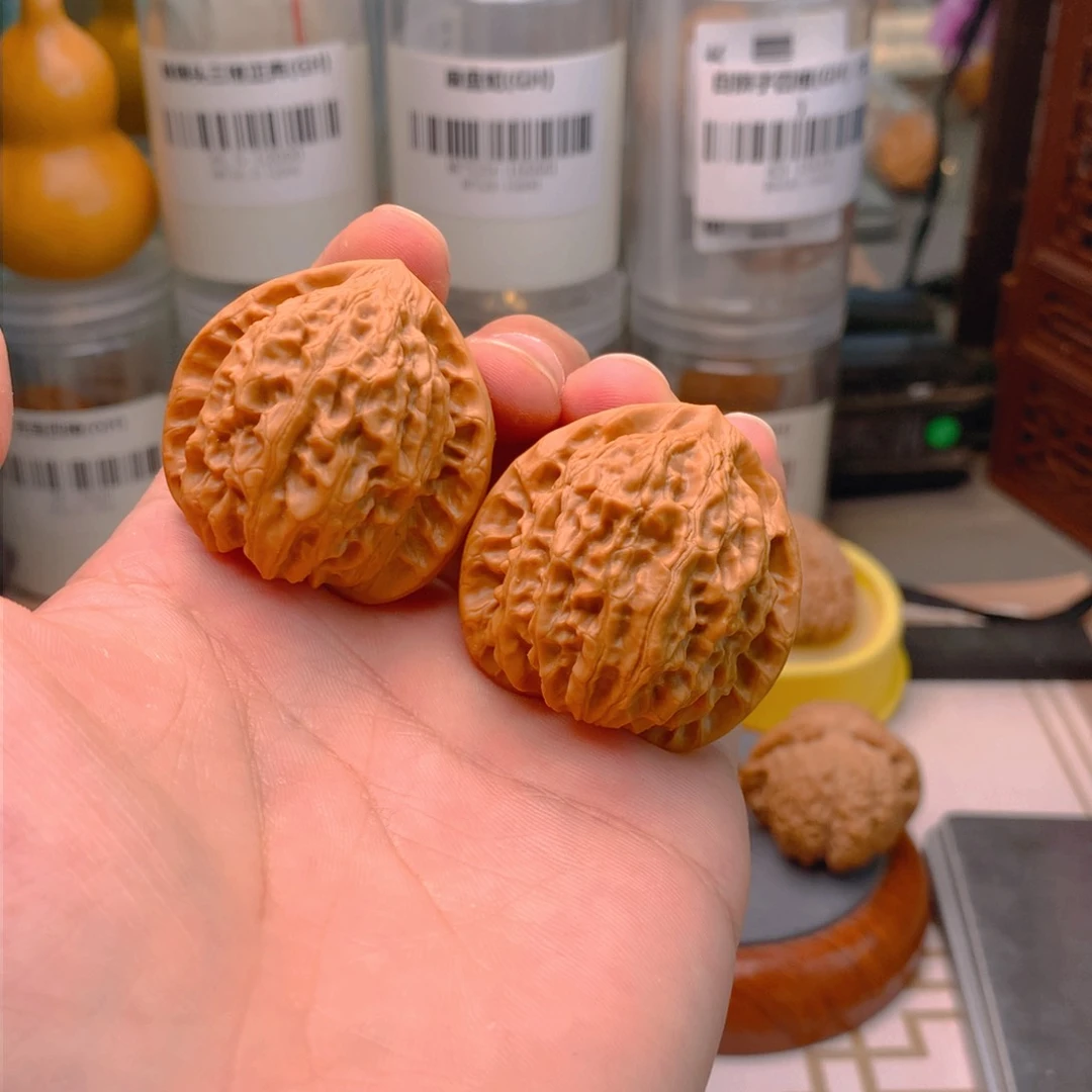 文玩核桃吊坠金牛38尺寸2号