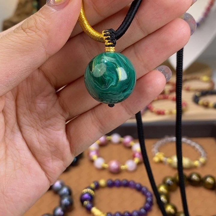 36大漆2.0单珠项链有翡