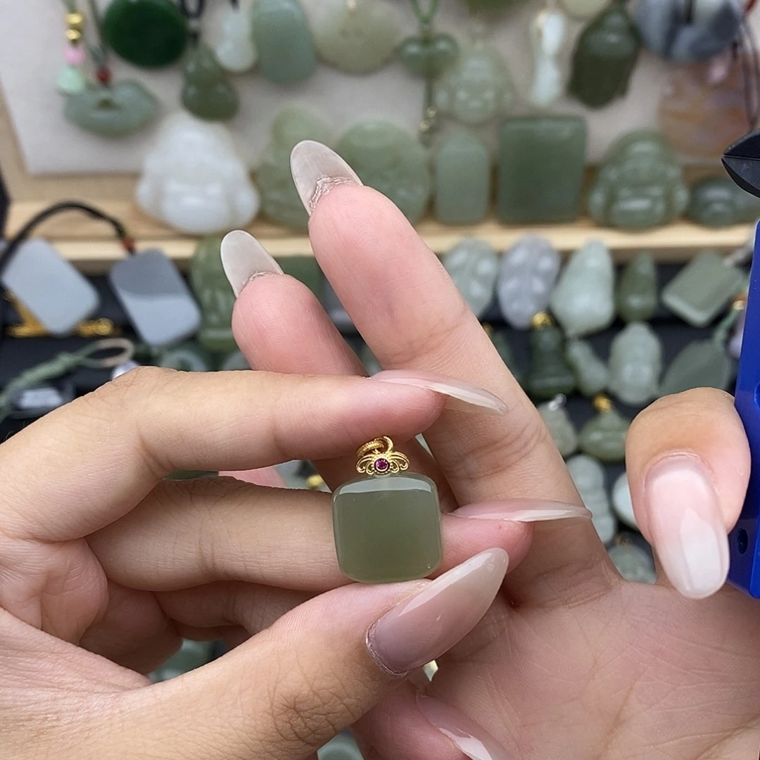 和田玉银S925镶嵌吊坠(赠链)