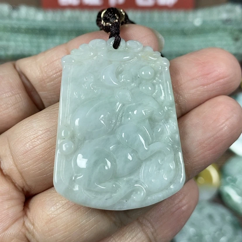 【闪购商品】翡翠颈饰未镶嵌三**夏玉吊坠翡翠玉