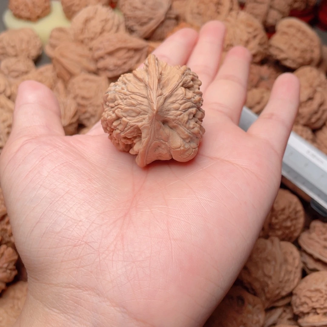 齐***齐文玩核桃吊坠官帽