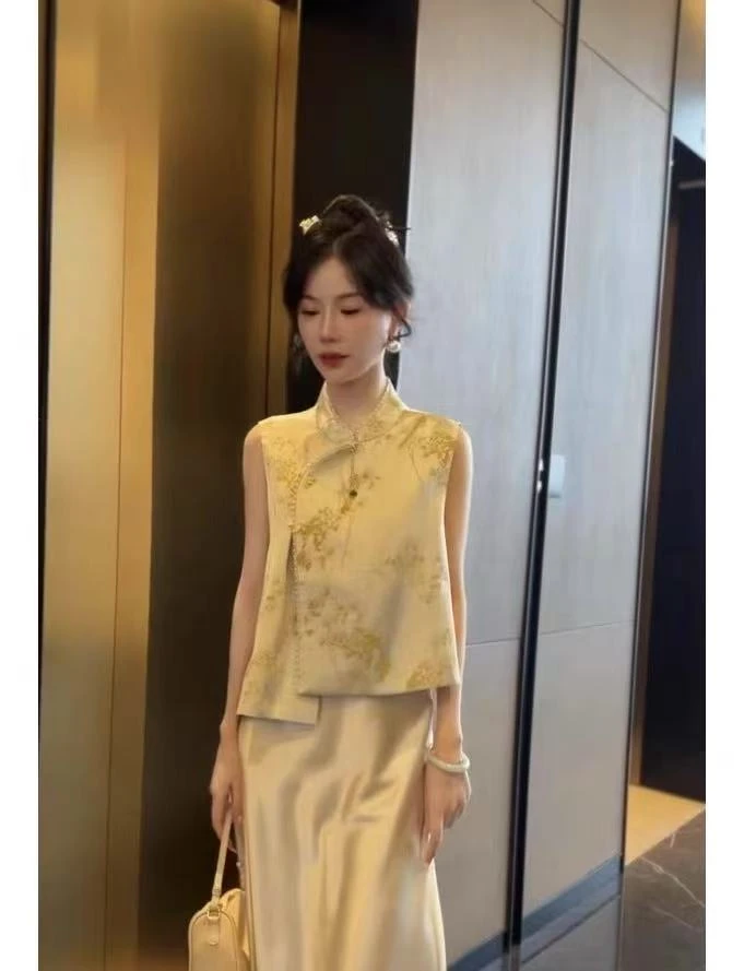 【单层】2025夏季提花缎面薄款时尚洋气设计感气质显瘦百搭上衣女