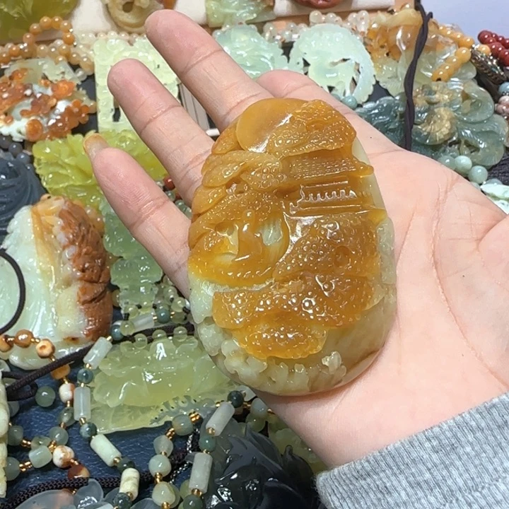 未镶嵌蛇纹石玉吊坠