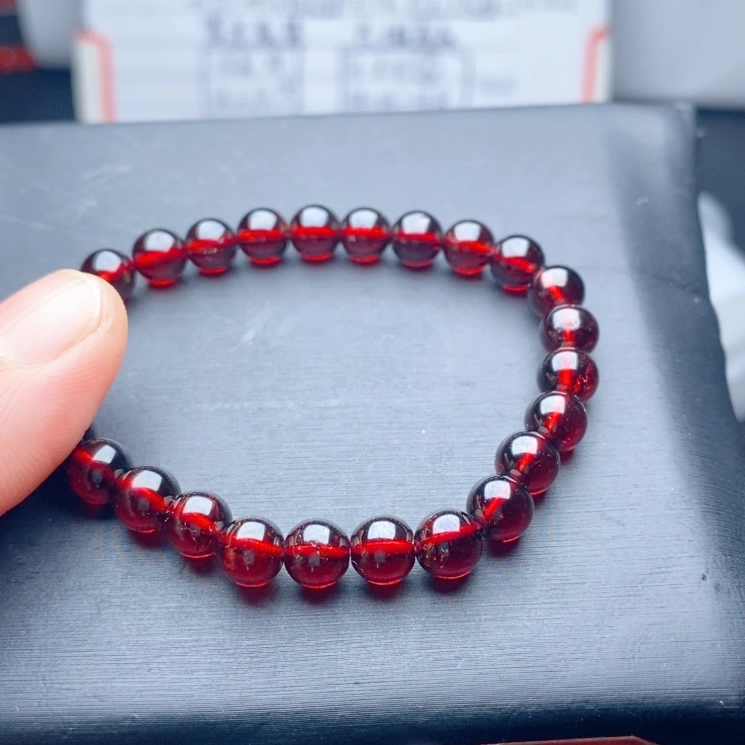 手链未镶嵌石榴石7毫米玻璃体，喜欢完美勿拍