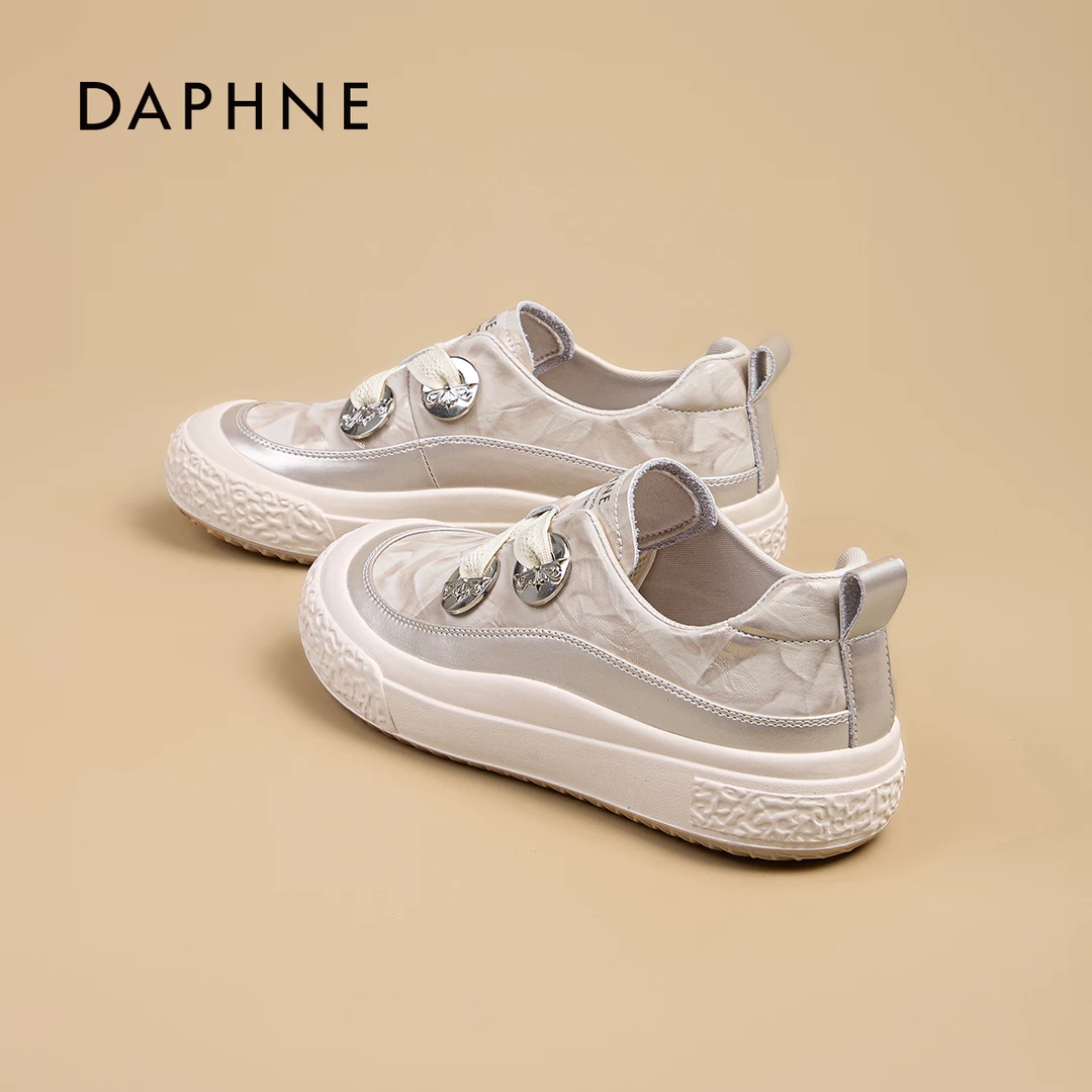达芙妮时尚休闲鞋女2025秋季爆款百搭系带小白鞋厚底增高复古板鞋
