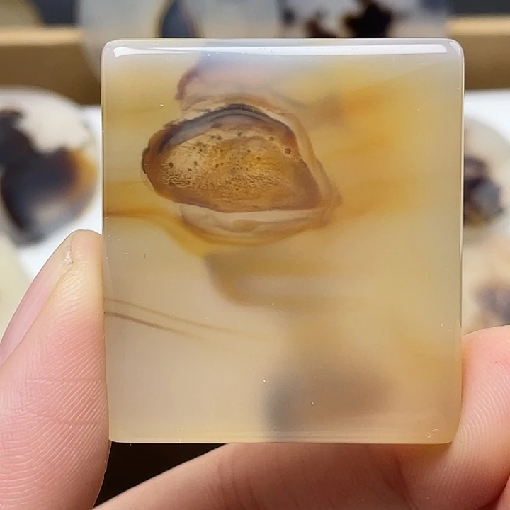 玛瑙/玉髓未镶嵌颈饰