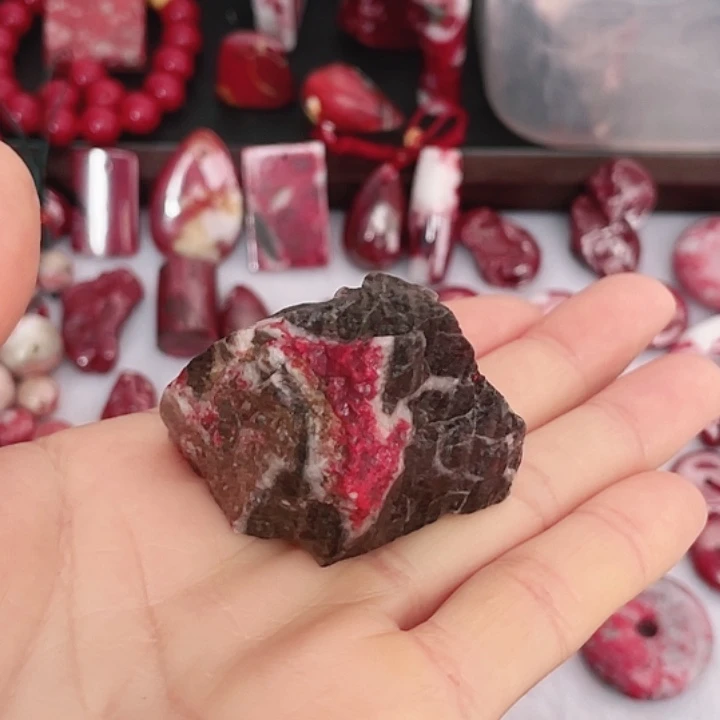 天然辰砂原石毛料