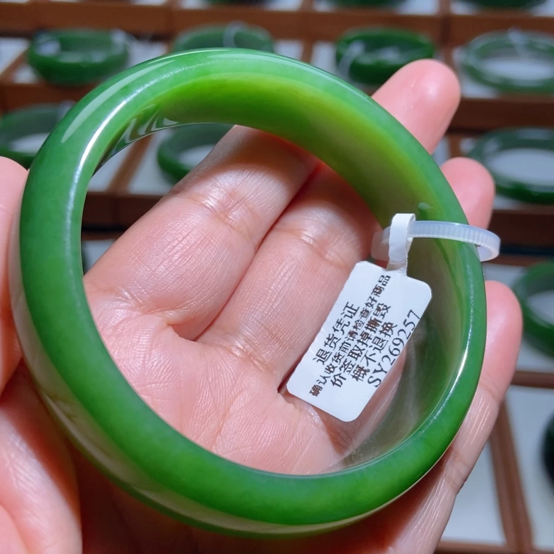 和田玉（碧玉）未镶嵌手镯阳绿5758