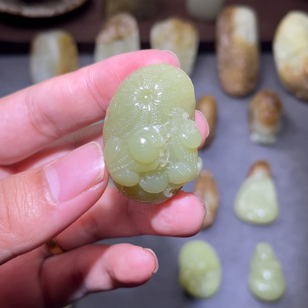 和田玉未镶嵌挂件