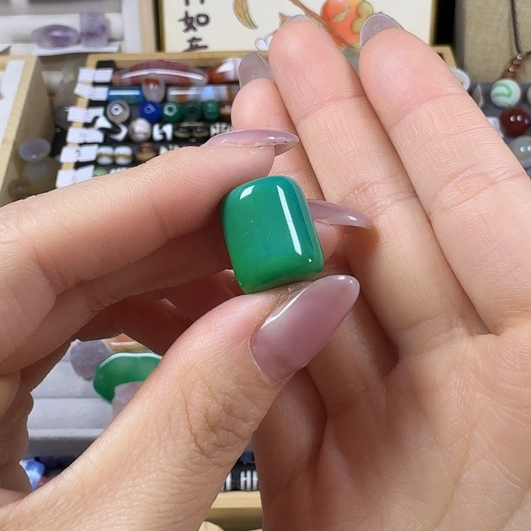 小***。玛瑙/玉髓未镶嵌颈饰