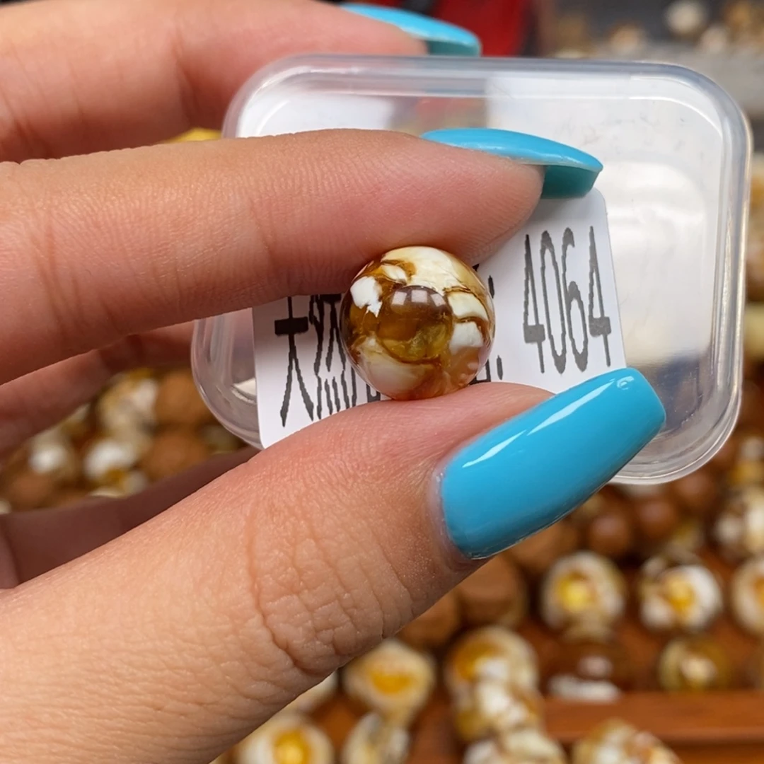 蜜蜡未镶嵌珠宝奇石4064