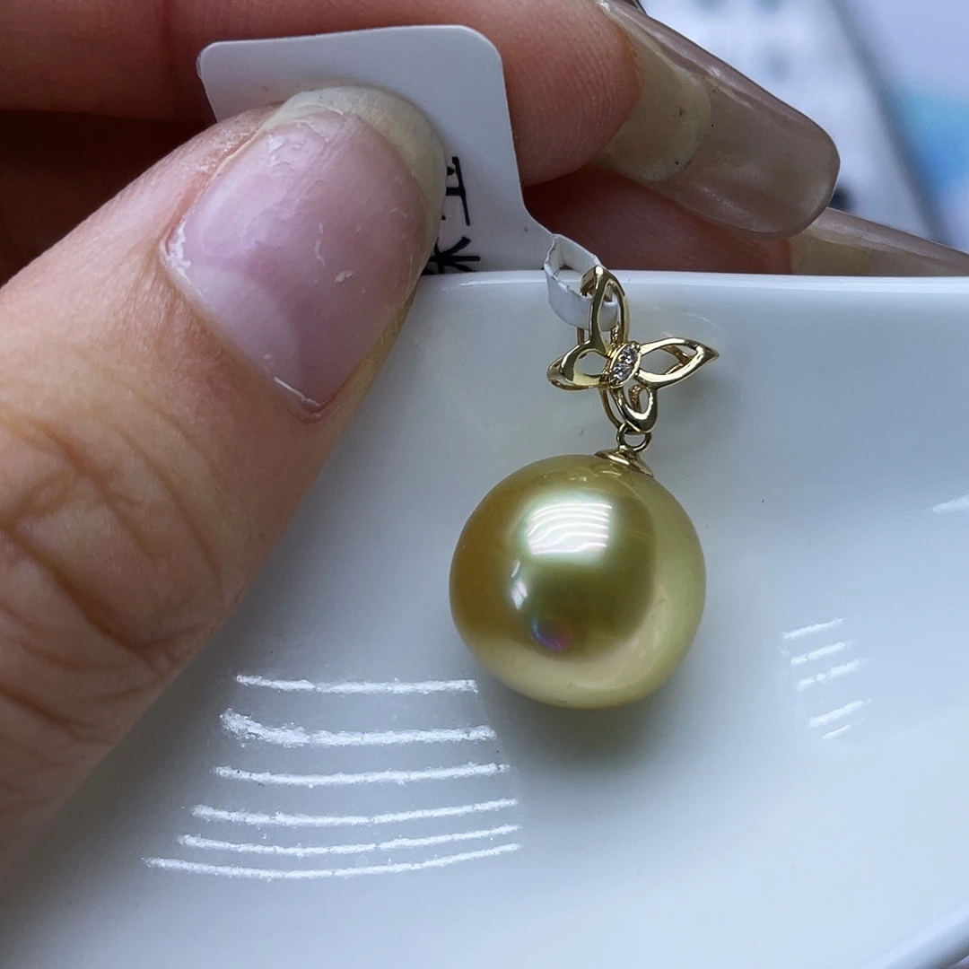 颈饰18K金镶嵌海水珍珠