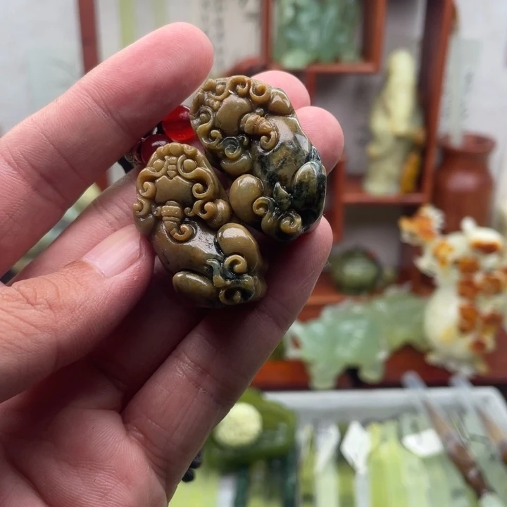 岫玉未镶嵌四大名玉挂件