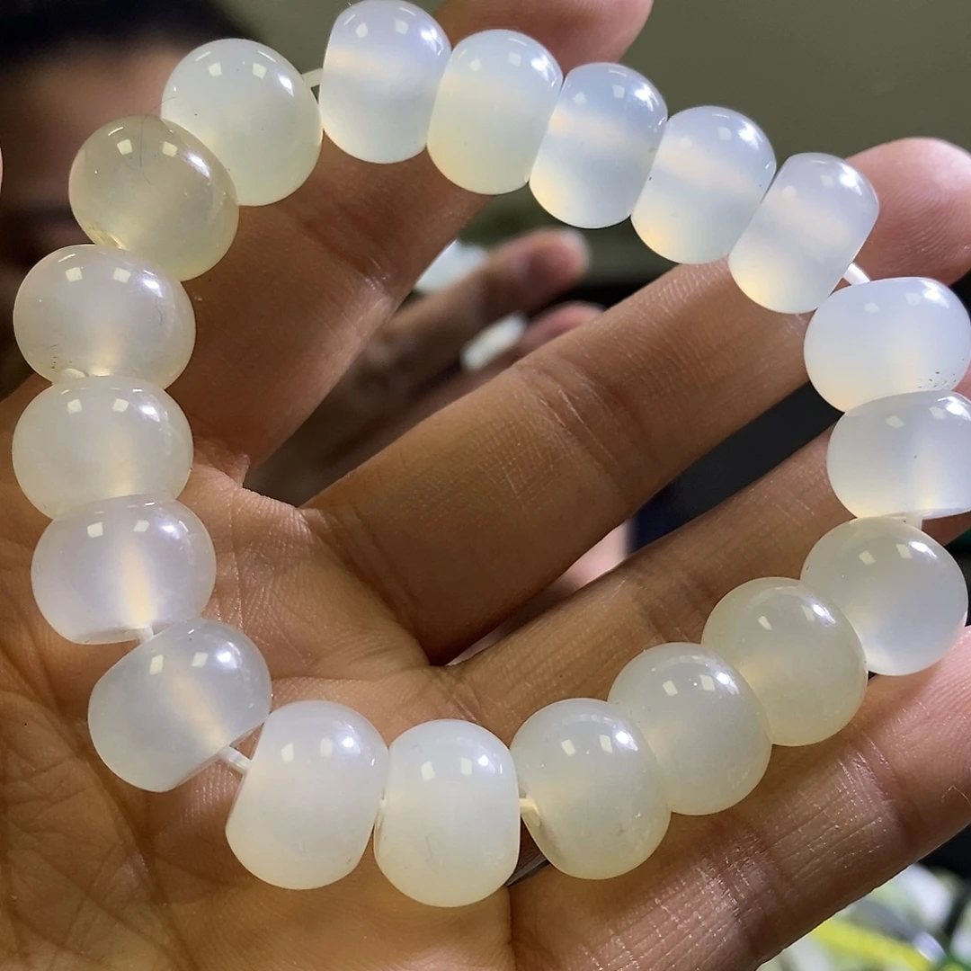 岫玉未镶嵌手链一个