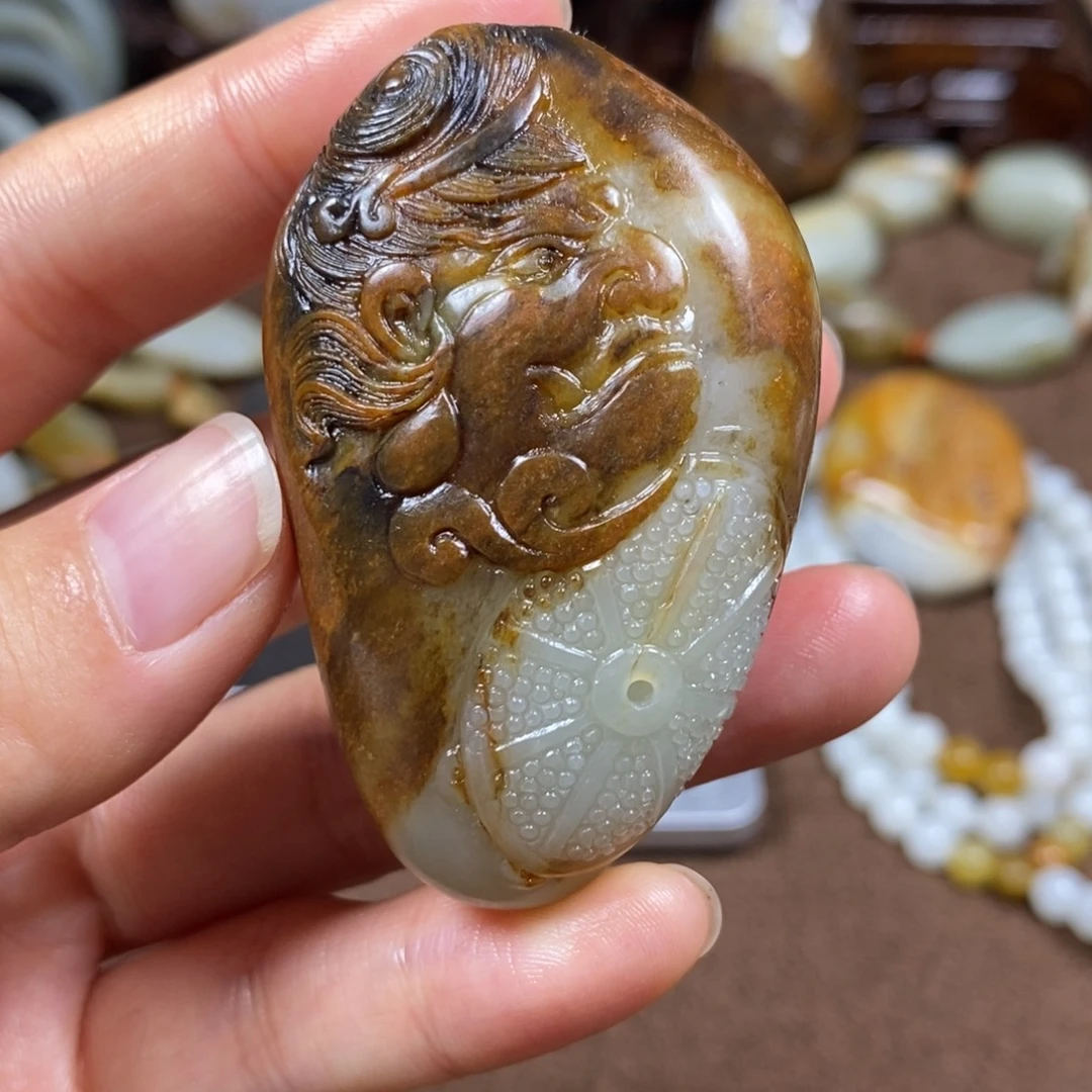 和田玉未镶嵌把件