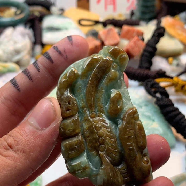 翡翠未镶嵌颈饰保真天然a货翡翠
