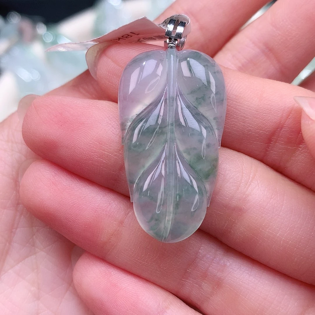 颈饰18K金镶嵌翡翠33.3-18.6-4.5