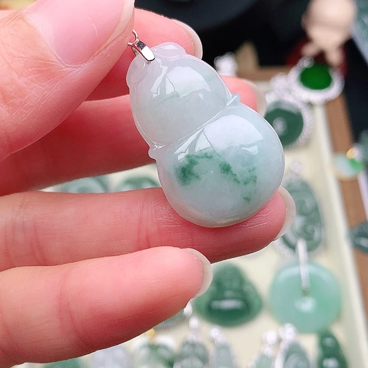 颈饰未镶嵌翡翠吊坠