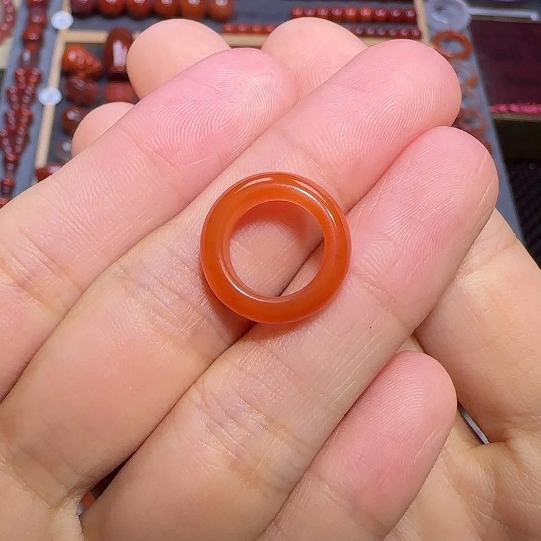 未镶嵌南红玛瑙珠宝奇石?