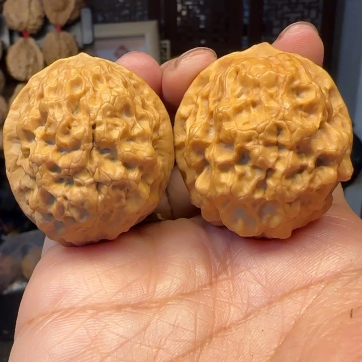 文玩核桃吊坠榴莲绣球39