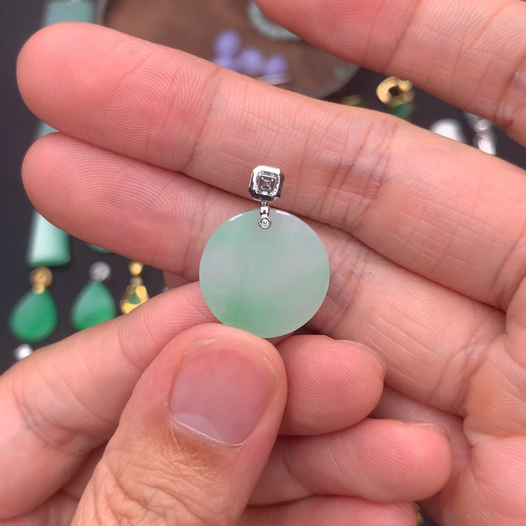 翡翠18K金镶嵌吊坠(不含链)
