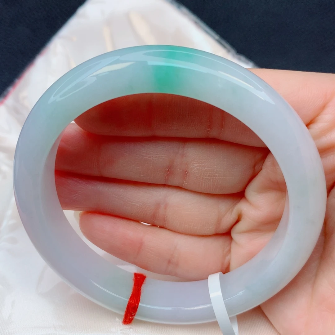 翡翠未镶嵌手镯58-59冰胶淡春彩飘一摸阳绿